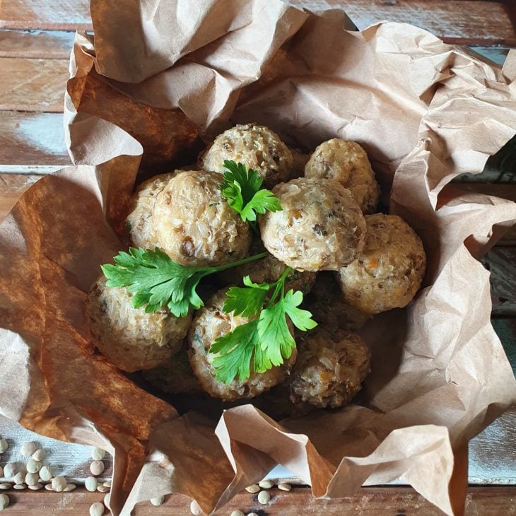 Bolinho de arroz integral e lentilha assado