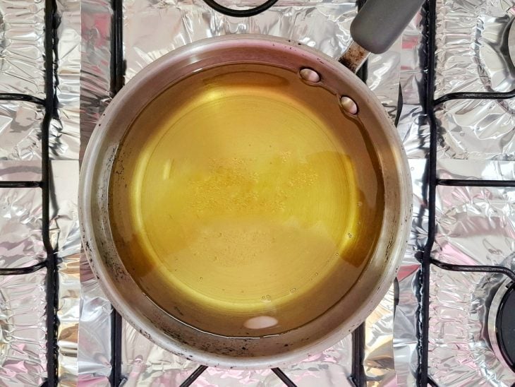panela com óleo quente