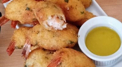 Bolinho de bacalhau com camarão