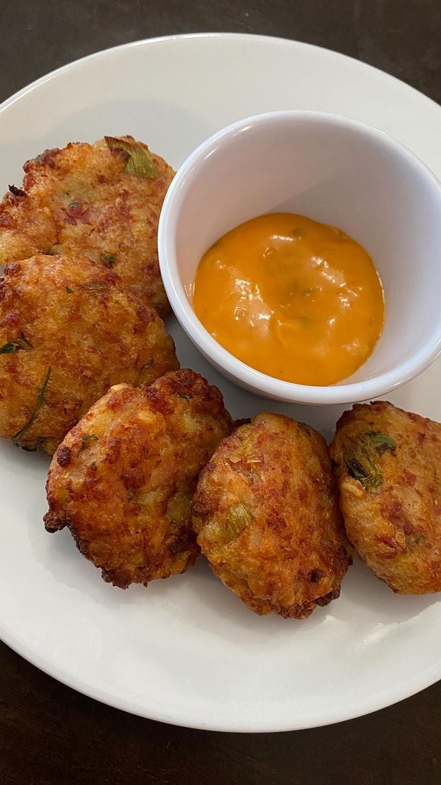 Bolinho de batata com calabresa