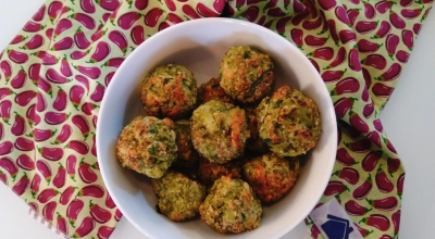 Bolinho de brócolis assado