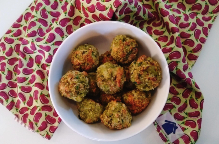 Bolinho de brócolis assado