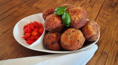 Bolinho de carne seca com batata