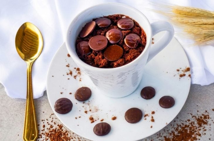 Bolinho de chocolate de micro-ondas sem glúten
