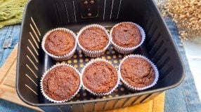 Bolinho de chocolate na airfryer
