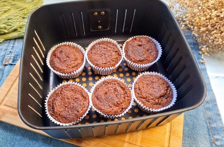 Bolinho de chocolate na airfryer