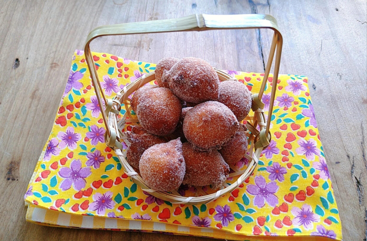 Bolinho de chuva com banana