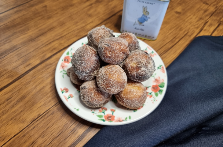Bolinho de chuva de maçã fácil
