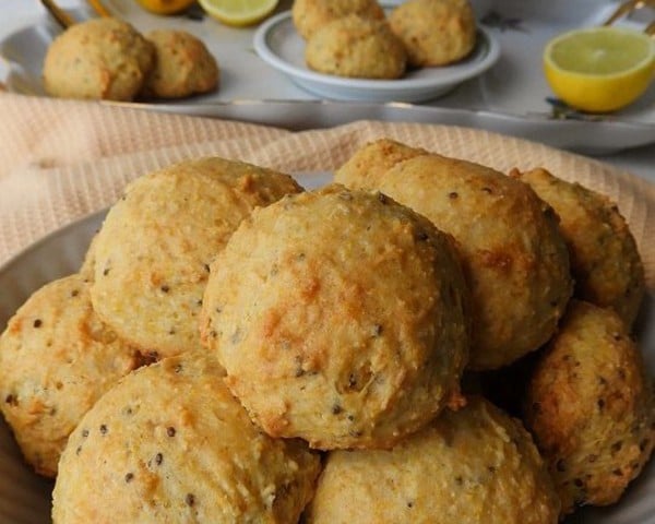 Bolinho de coco e limão