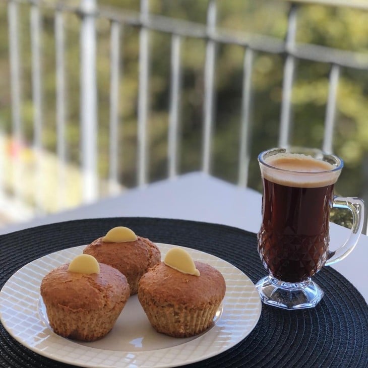 Bolinho de coco queimado sem glúten