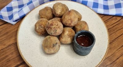 Bolinho de costela com queijo