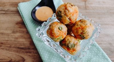 Bolinho de frango com legumes