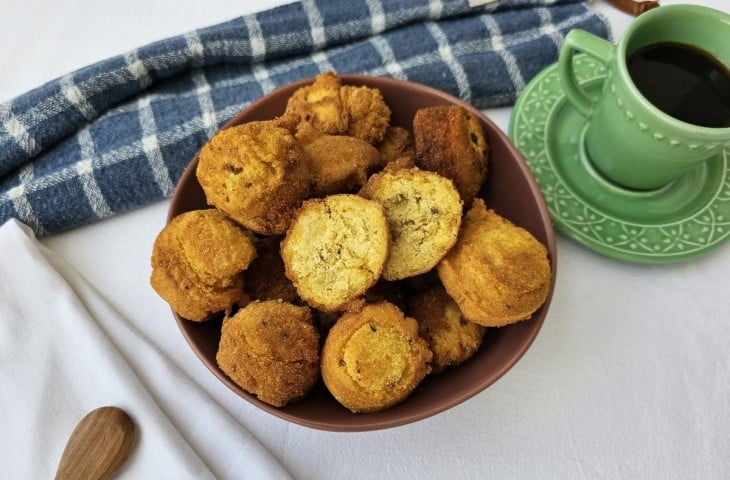 Bolinho de fubá frito