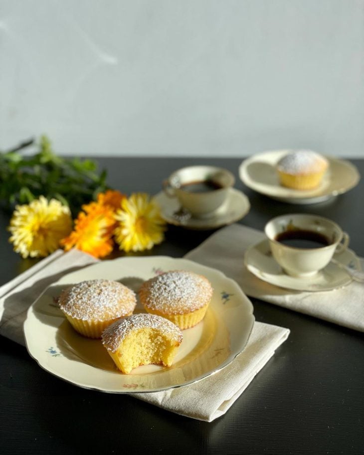 Bolinho de laranja com amêndoas