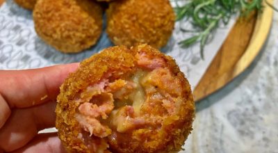 Bolinho de linguiça com provolone