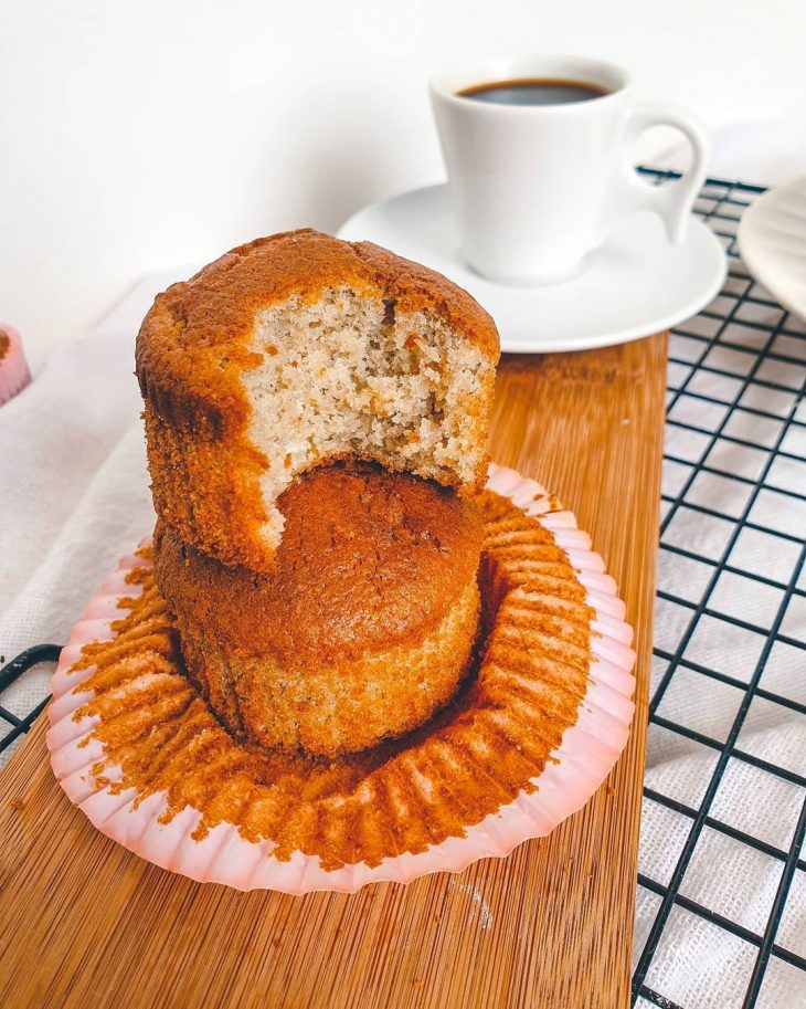 Bolinho de maçã com coco