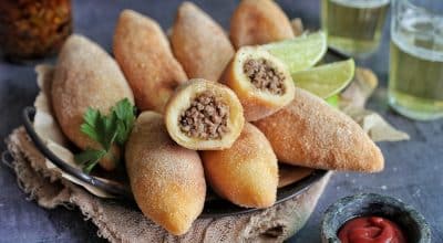 Bolinho de mandioca com carne