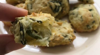 Bolinho de mandioca com espinafre