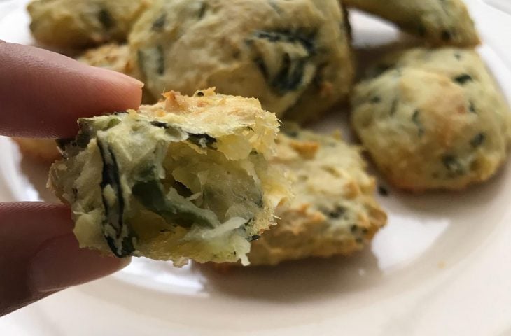 Bolinho de mandioca com espinafre