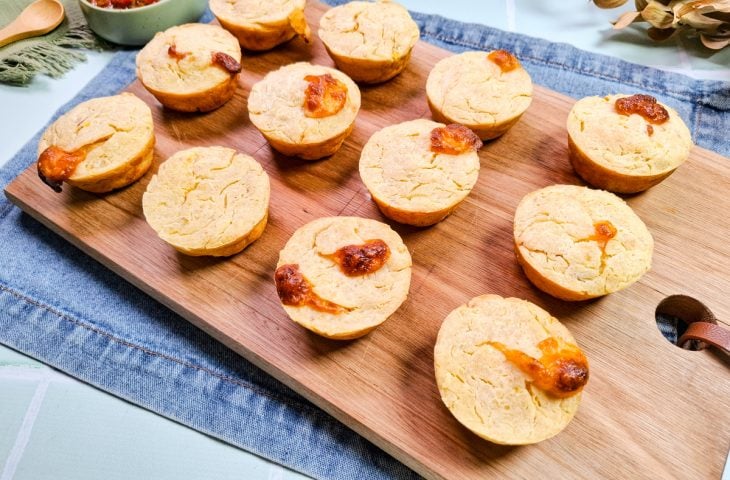 Bolinho de mandioca com queijo