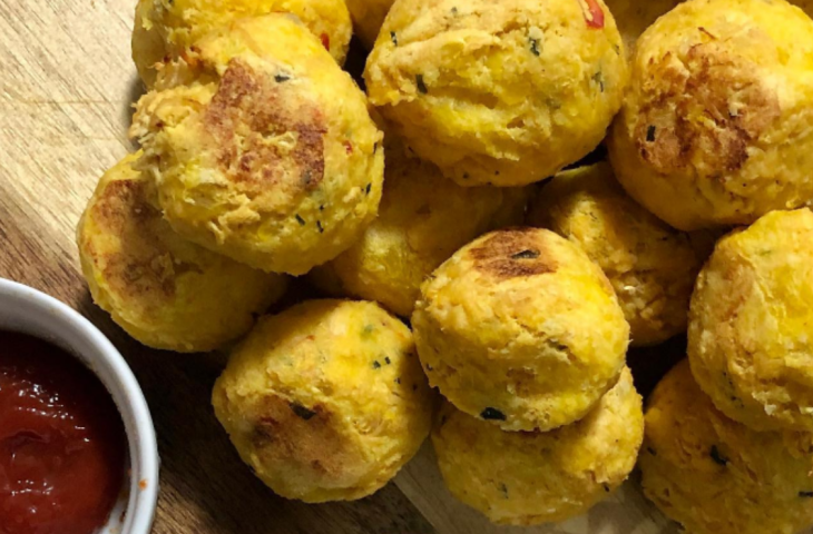 Bolinho de mandioquinha com frango