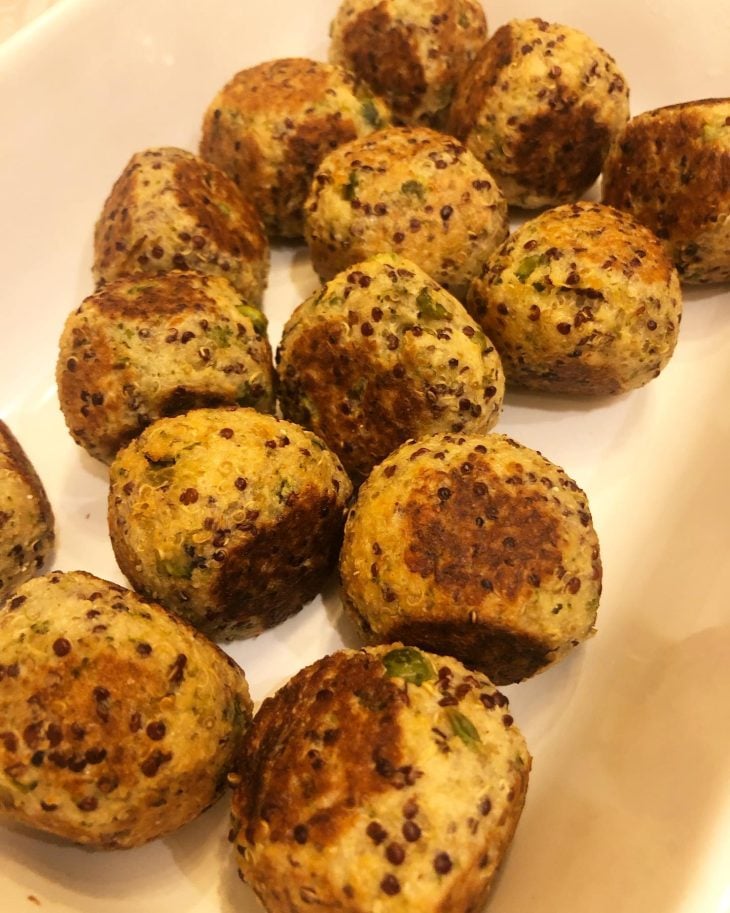 Bolinho de quinoa com ervilha