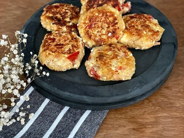 Bolinho de ricota com atum