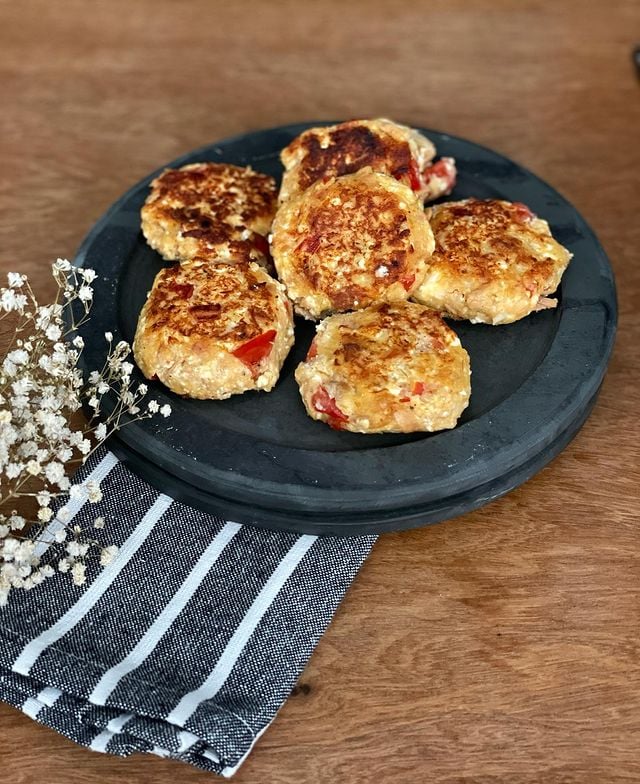 Bolinho de ricota com atum