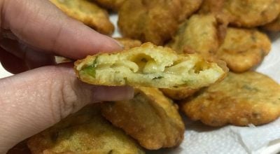 Bolinho de salsa e cebolinha