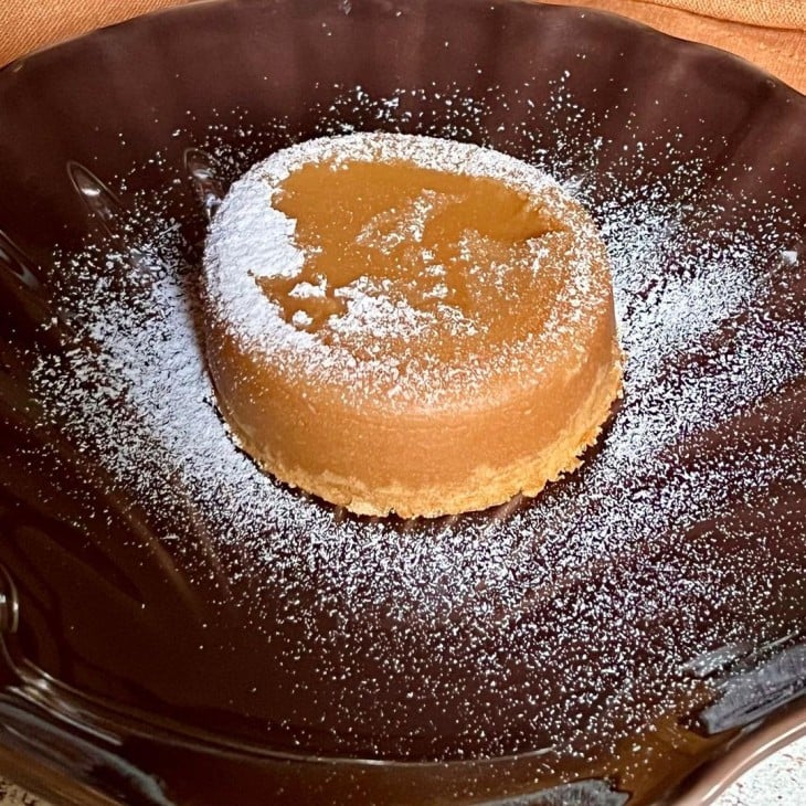 Bolinho quente de doce de leite na airfryer