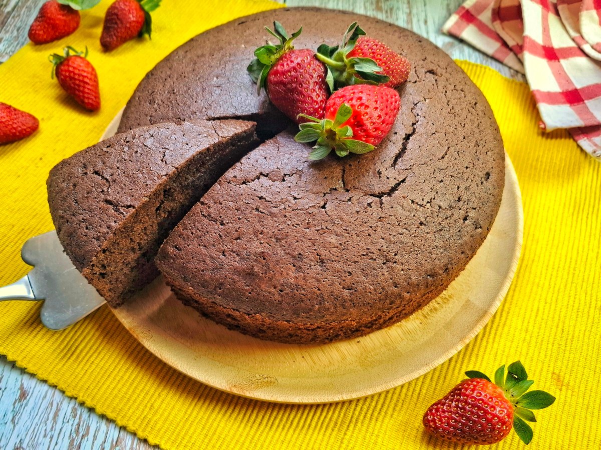 Bolo chiffon de chocolate