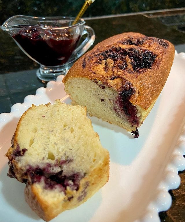 Bolo com geleia na airfryer