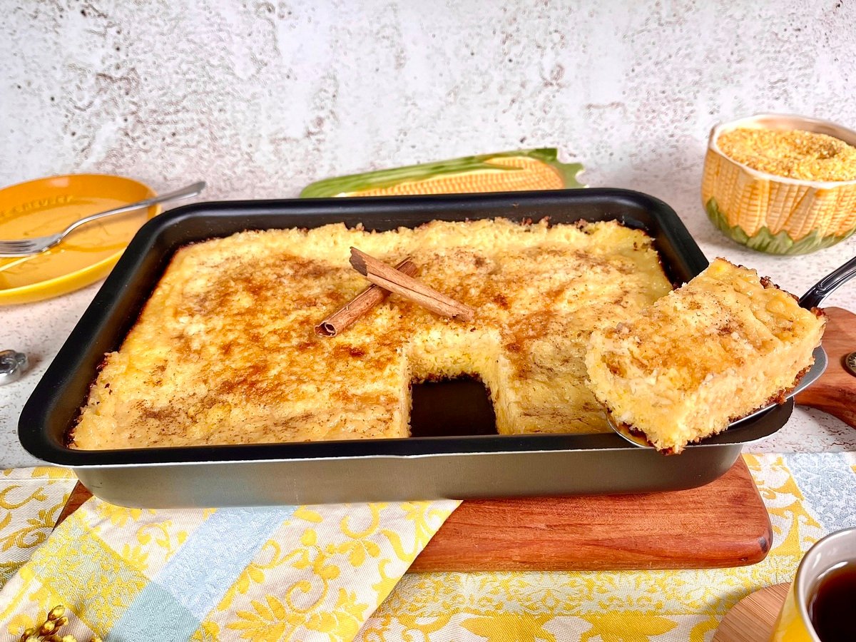 Bolo cremoso de flocão e coco
