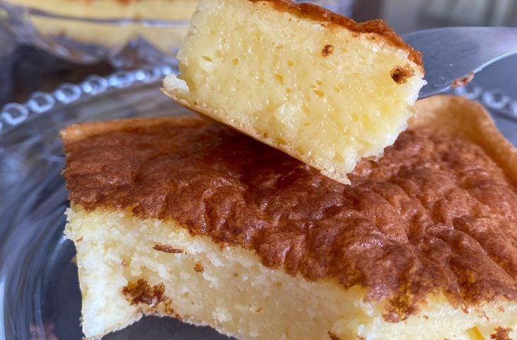 Bolo cremoso de queijo