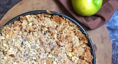 Bolo crumble de maçã verde