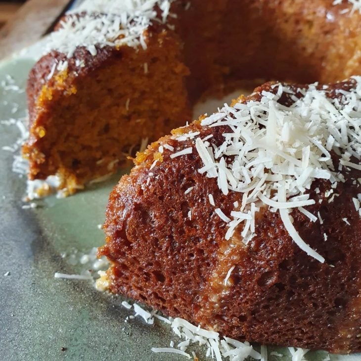 Bolo de abóbora com coco