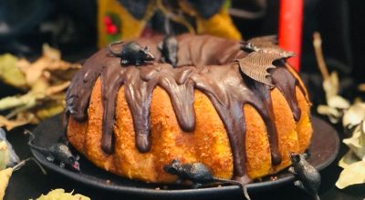 Bolo de abóbora com coco de Halloween