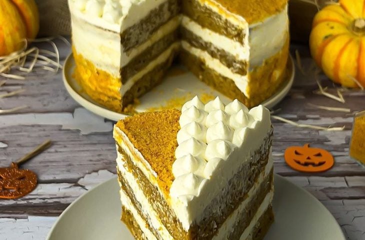 Bolo de abóbora com especiarias e cream cheese