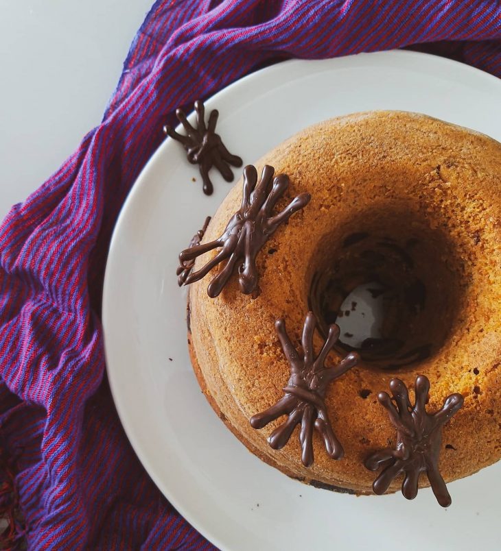 Bolo de abóbora e chocolate de Halloween