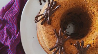 Bolo de abóbora e chocolate de Halloween