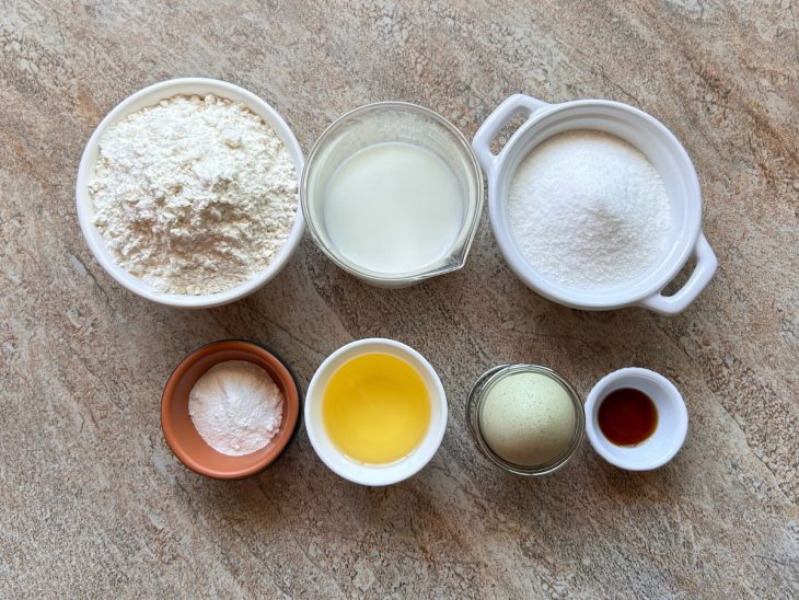 Ingredientes reunidos na bancada.