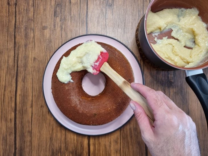 Bolo de ameixa com beijinho - Passo a Passo