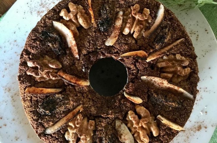 Bolo de ameixa com cacau