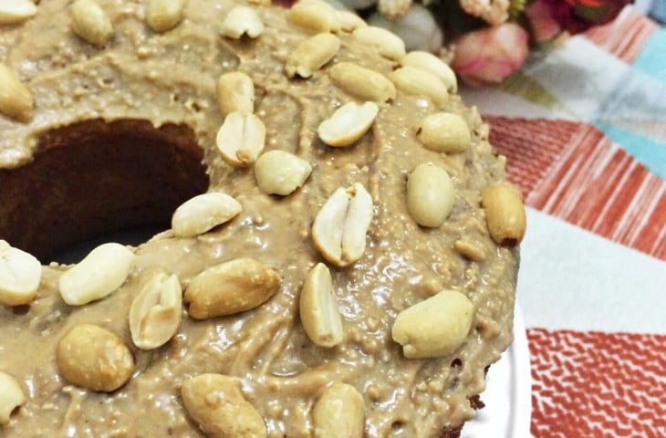 Bolo de amendoim fit