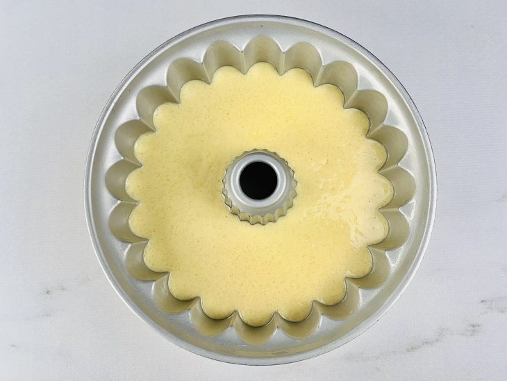 Massa despejada na forma.