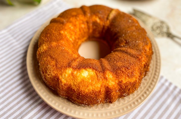 Bolo de arroz cru com iogurte natural