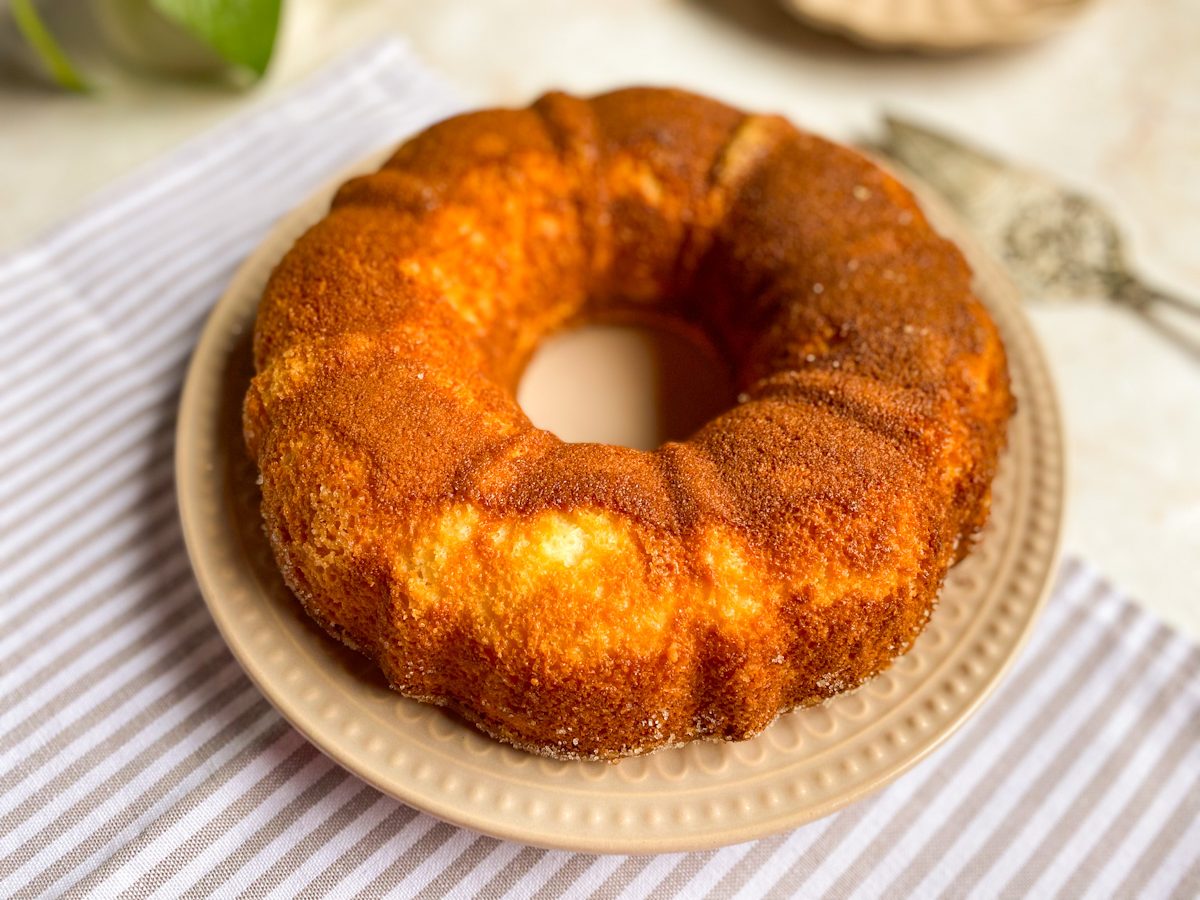 Bolo de arroz cru com iogurte natural