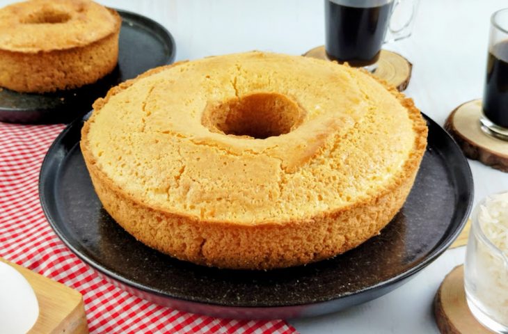 Bolo de arroz cru simples