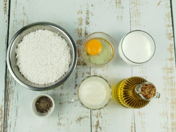 Ingredientes reunidos na bancada.