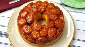 Bolo de banana caramelizada